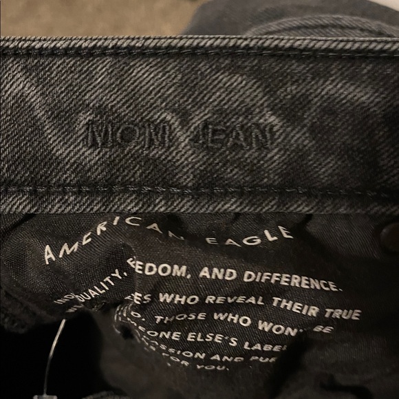 American Eagle Mom Jean- size 8 x-long - Picture 4 of 5